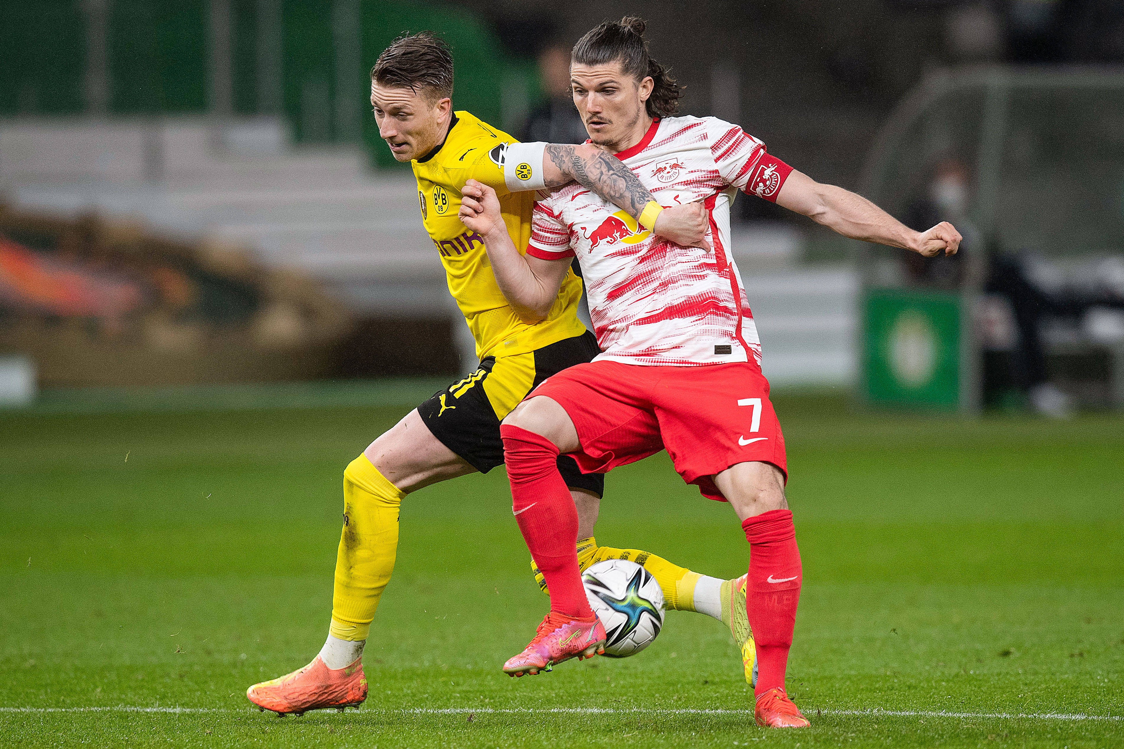 开云-多特蒙德迎德国杯关键赛，关键时刻绝杀压哨，信心回归，更衣室氛围转暖的简单介绍